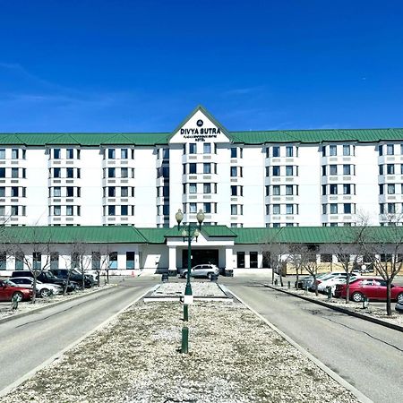 Divya Sutra Plaza And Conference Centre Calgary Airport Hotell Eksteriør bilde