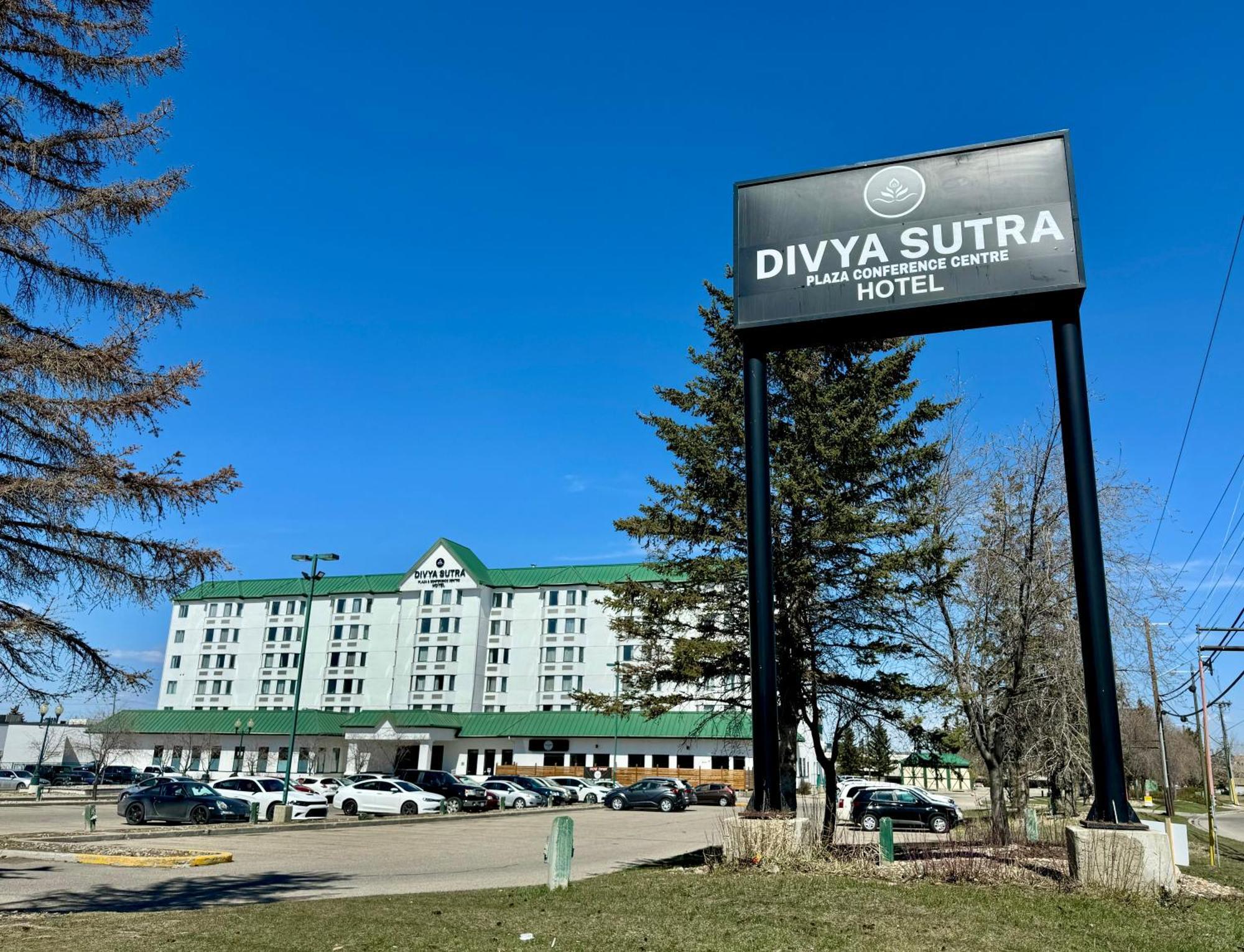 Divya Sutra Plaza And Conference Centre Calgary Airport Hotell Eksteriør bilde