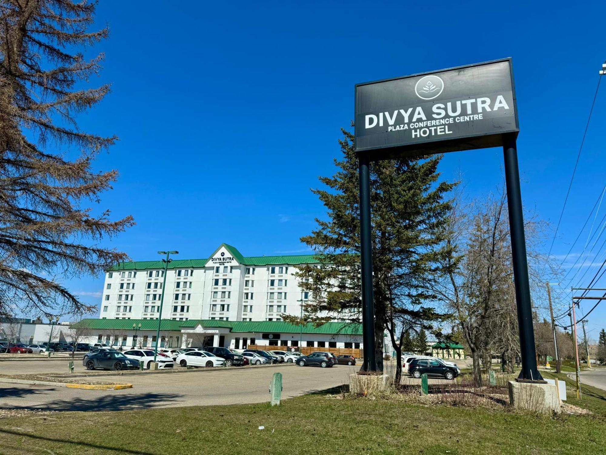 Divya Sutra Plaza And Conference Centre Calgary Airport Hotell Eksteriør bilde