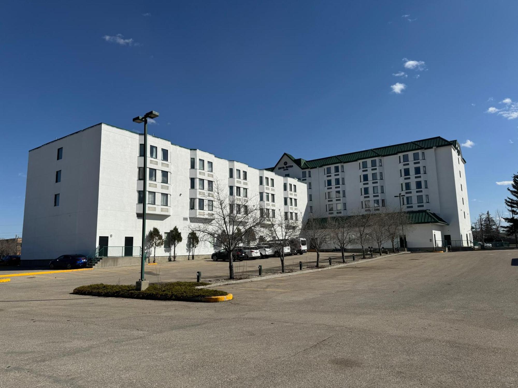 Divya Sutra Plaza And Conference Centre Calgary Airport Hotell Eksteriør bilde