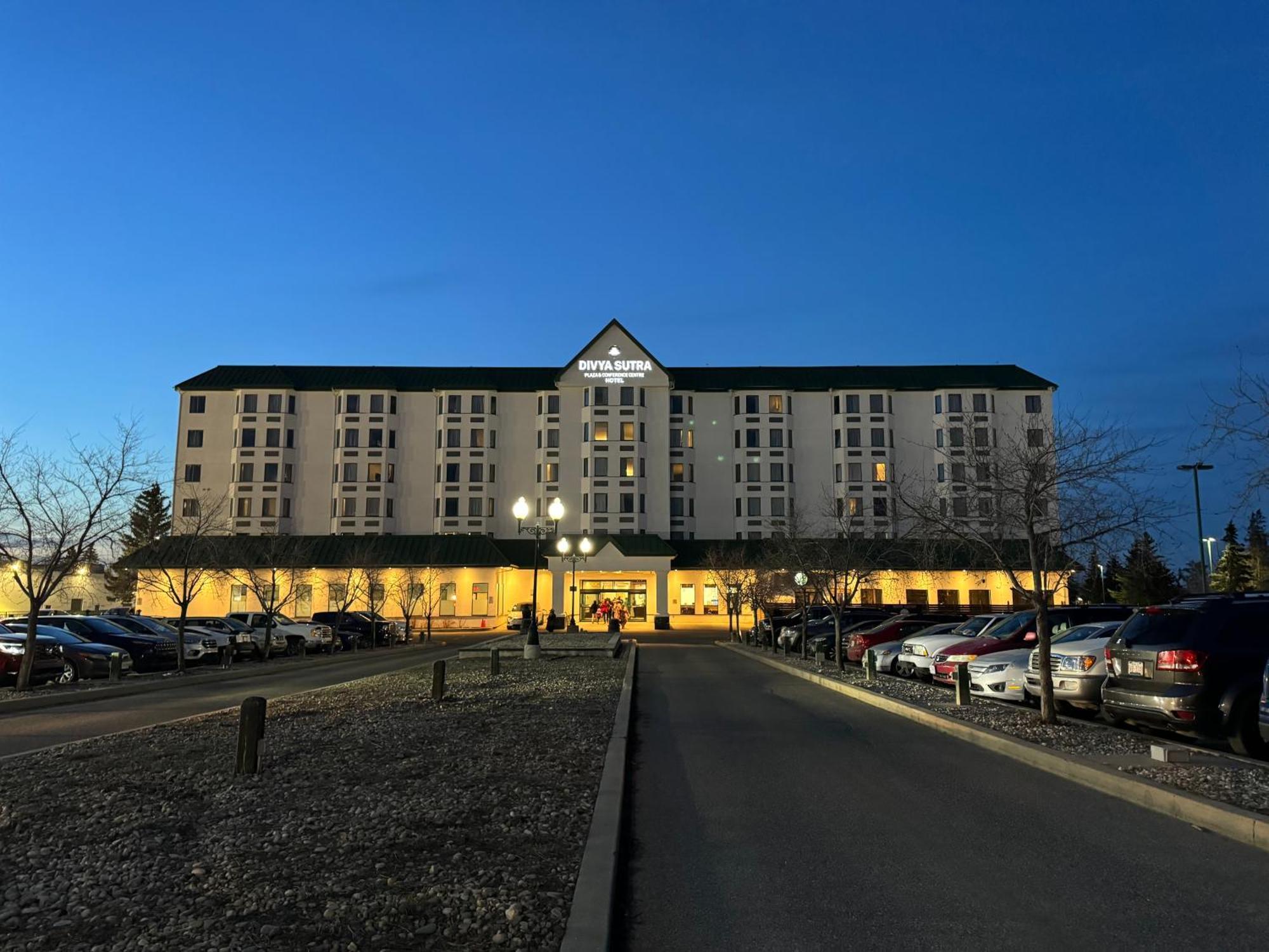 Divya Sutra Plaza And Conference Centre Calgary Airport Hotell Eksteriør bilde